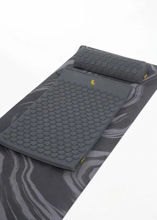 LOLE Prima Acupressure Mat - Carbon -Outlet LOLE Store LAW0876 N160 1 1900x