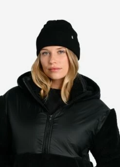 LOLE Everest Slouchy Beanie - Black