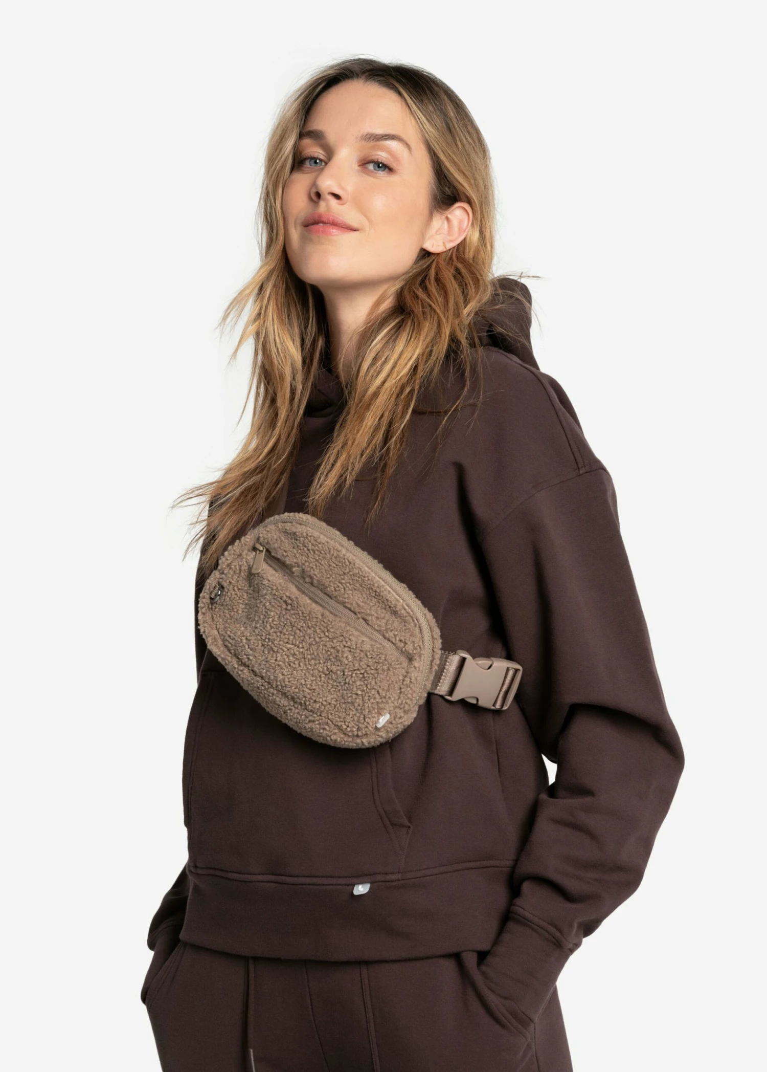 LOLE Jamie Teddy Edition Belt Bag - Fossil 5 LOLE Jamie Teddy Edition Belt Bag - Fossil - Image 3