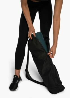 LOLE Zen Yoga Mat Bag - Black -Outlet LOLE Store LAW0921 N415 4 1900x
