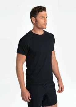 LOLE Jasper Short Sleeve - Black -Outlet LOLE Store LSM0151 N415 4 1900x