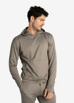 LOLE Riley Pullover Hoodie - Desert Green 15 LOLE Riley Pullover Hoodie - Desert Green -Outlet LOLE Store LSM0186 V799 6 1900x