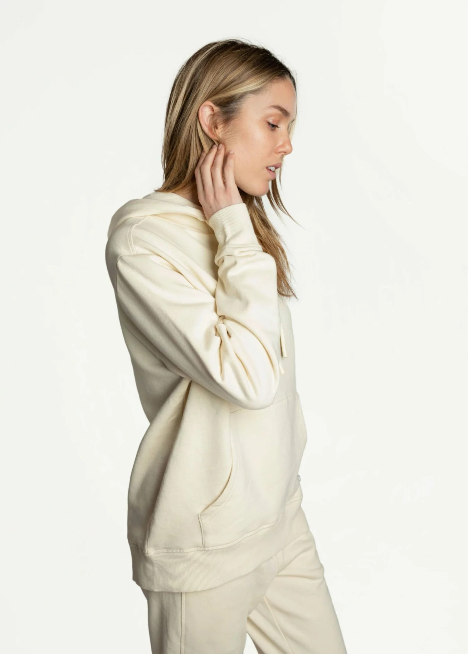 LOLE Essential Organic Cotton Hoodie - Ecru 5 LOLE Essential Organic Cotton Hoodie - Ecru - Image 3