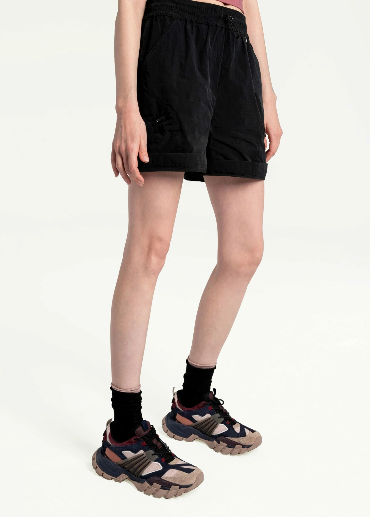 LOLE Wander Cargo Shorts - Black 5 LOLE Wander Cargo Shorts - Black - Image 3