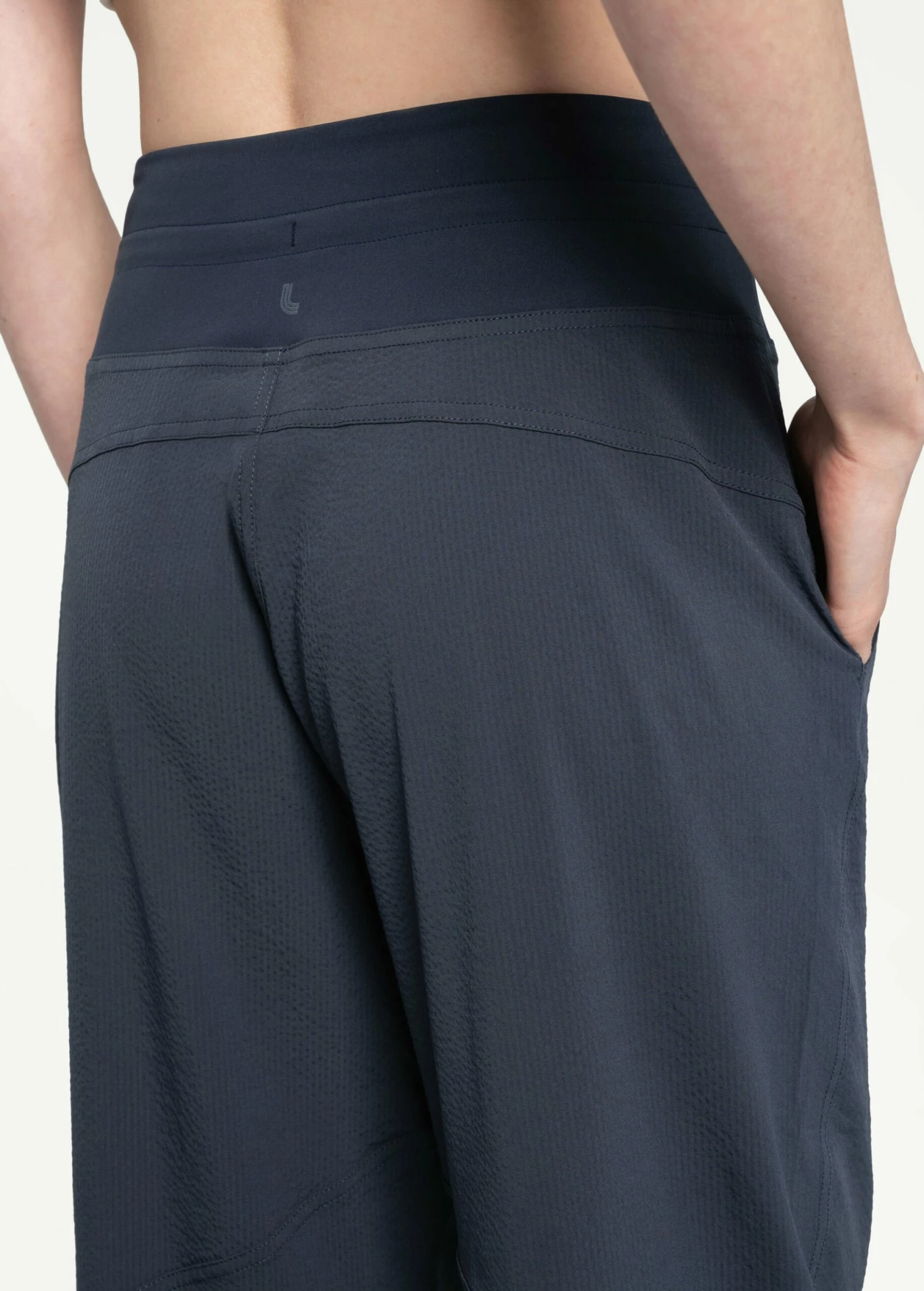 LOLE Momentum Crops - Outerspace 7 LOLE Momentum Crops - Outerspace - Image 5