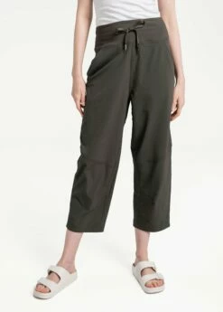 LOLE Momentum Crops - Olive -Outlet LOLE Store LSW4292 BB03 2 1900x