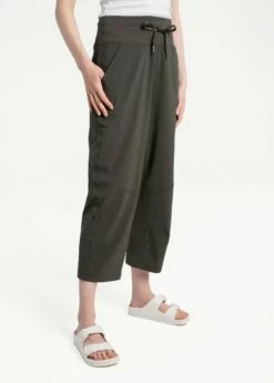 LOLE Momentum Crops - Olive -Outlet LOLE Store LSW4292 BB03 3 1900x