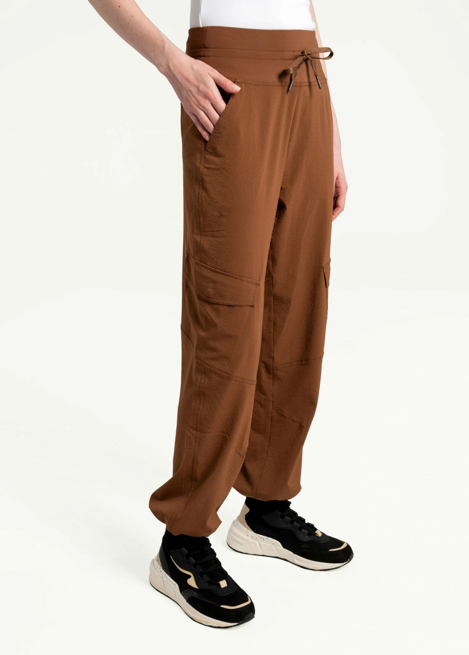 LOLE Momentum Cargo Pants - Black Walnut 6 LOLE Momentum Cargo Pants - Black Walnut - Image 4