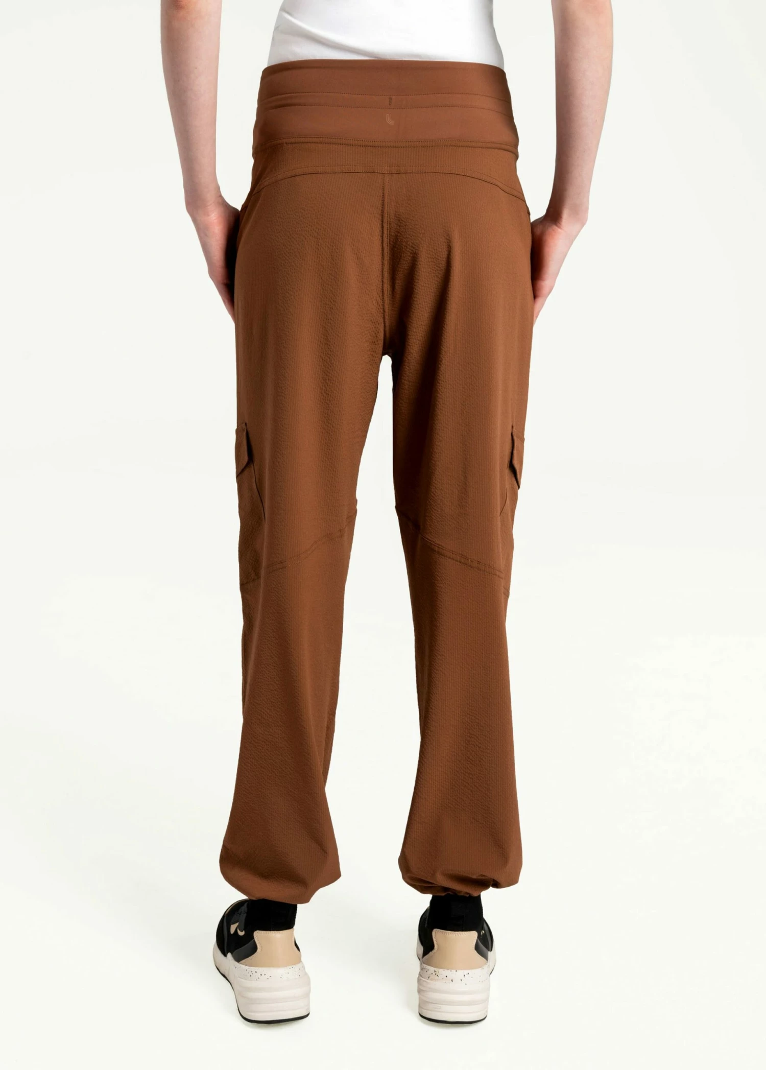 LOLE Momentum Cargo Pants - Black Walnut 9 LOLE Momentum Cargo Pants - Black Walnut - Image 7