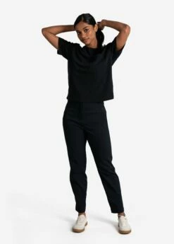 LOLE Effortless Cotton Tee - Black -Outlet LOLE Store LSW4384 N415 4 1900x