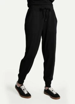 LOLE Om Tech Joggers - Black 10 LOLE Om Tech Joggers - Black -Outlet LOLE Store LSW4403 N415 3 1900x