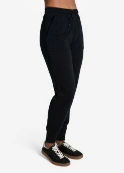 LOLE Easy Joggers - Black -Outlet LOLE Store LSW4412 N415 3 1900x