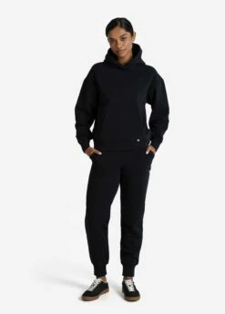 LOLE Easy Joggers - Black -Outlet LOLE Store LSW4412 N415 4 1900x