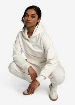 LOLE Easy Joggers - Cream -Outlet LOLE Store LSW4412 W441 6 1900x