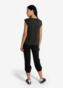 LOLE Elisia Short Sleeve Shirt - Black Heather 9 LOLE Elisia Short Sleeve Shirt - Black Heather -Outlet LOLE Store LSW4498 N134 3 1900x
