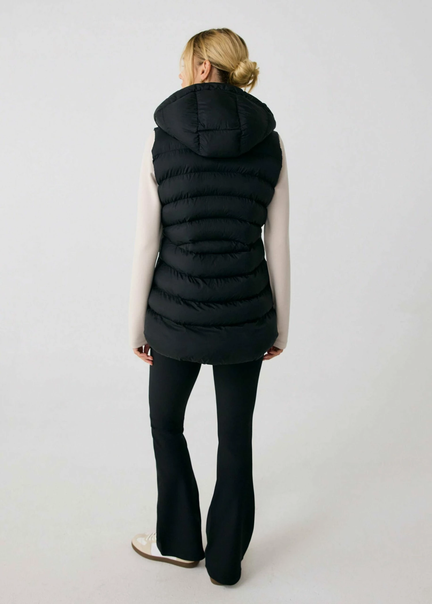 LOLE Transition Vest - Black 6 LOLE Transition Vest - Black - Image 4